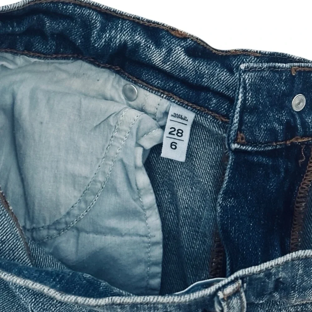Loft | High Waist Cut Off Lightly Distressed EUC